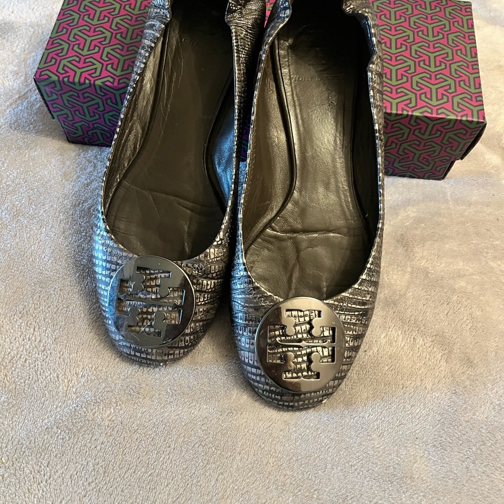 Tory Burch Gray Silver Loafers Flats